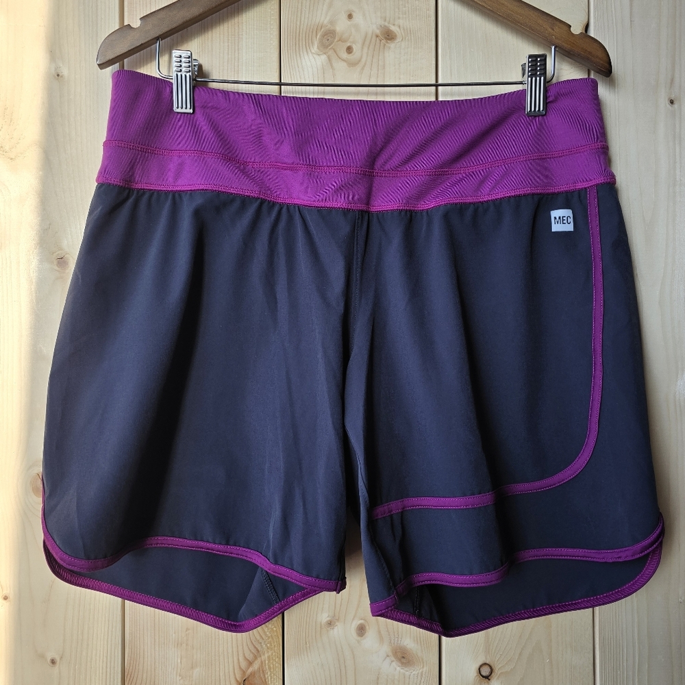 Mountain Equipment Company MEC Levitate Slim Fit Womens Lined Shorts Size 14